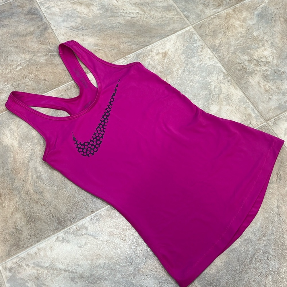 Nike Pro Dri-Fit tank Top in Magenta